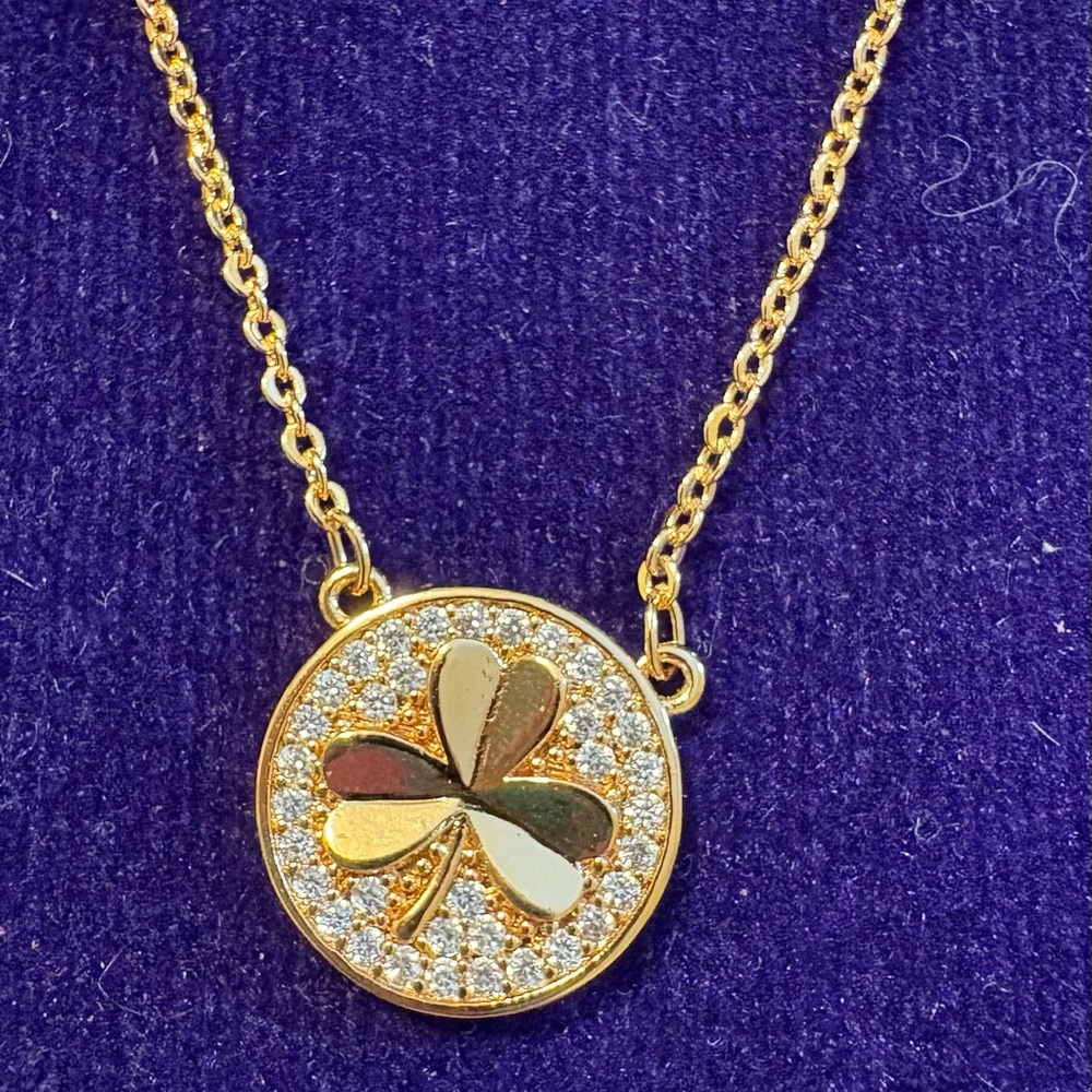 Rose Gold Clover Pendant Necklace